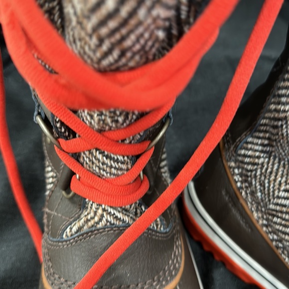 Sorel Winter Boots - Picture 6 of 7